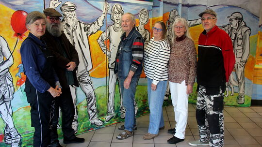 Zum Finale des "Kunstraums" wurden viele Wände des ehemals als Bäckerei genutzen Ladenlokals mit lebensgroßen Portraits etlicher