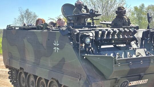 Die Fahrt der Mädels mit dem M113 machte allen Spaß.