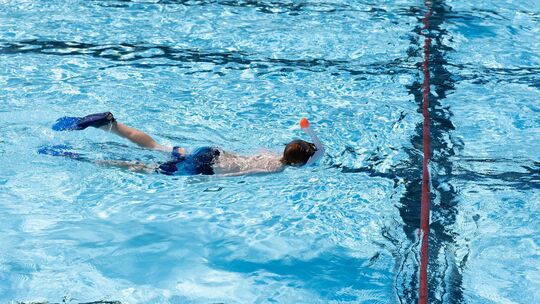 Schwimmen im Freibad