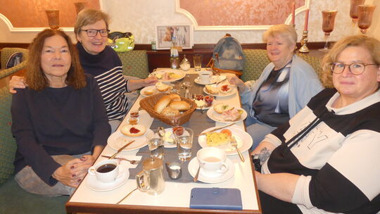 Wie viele Bad Kreuznacher, werden auch diese treuen Kundinnen das Café Wonsyld sehr vermissen.