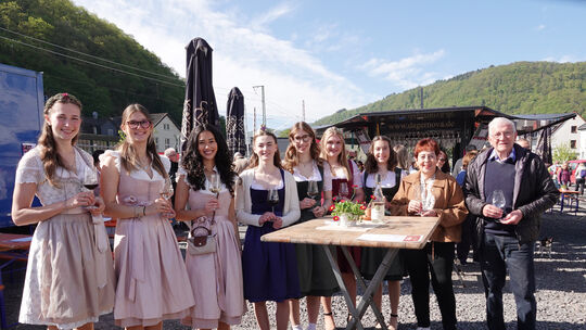 Die Weinhoheiten der vier gastgebenden Orte durften nicht fehlen.