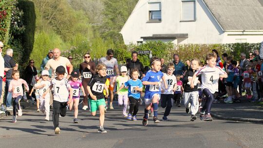 Schnelle Beine, strahlende Gesichter: Impressionen vom 13. Brinkenlauf in Boden.