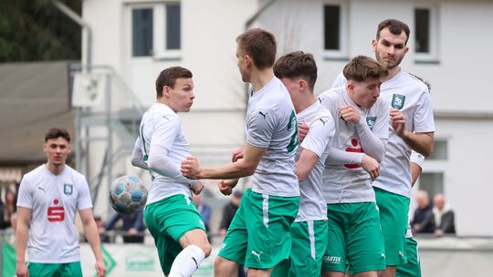 Nach dem 8:0-Sieg gegen die SG Westum/Löhndorf haben die Fußballer der SG Mülheim-Kärlich II den Bezirksliga-Klassenverbleib so