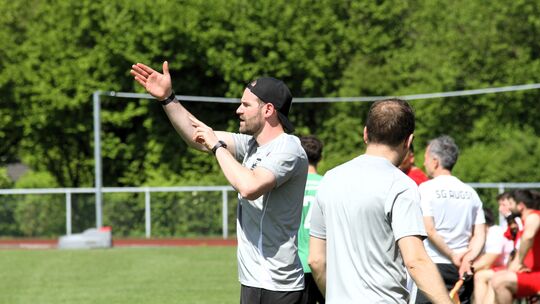 Sebastian Weinand feierte am Samstagsabend in Kaltenengers mit seiner FSV Osterspai den ersten Auswärtssieg der Runde.
