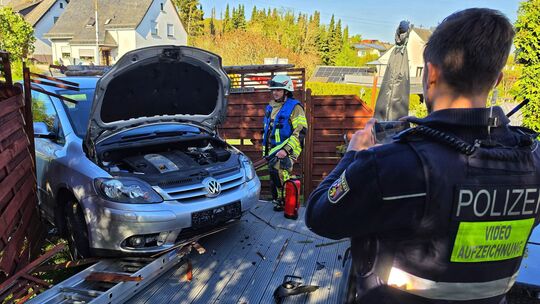 Im April ist eine Seniorin in Oberhausen bei Kirn in eine Terrasse gerast, offenbar weil sie Gas und Bremse verwechselt hatte.