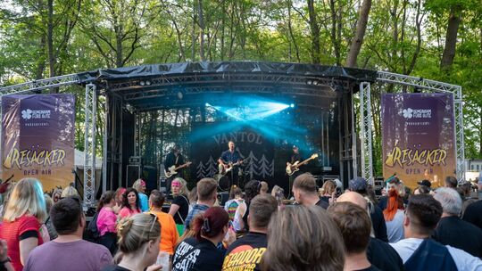 Start in die Festivalsaison: Los geht es in der Region Mitte Mai mit dem „Resäcker Open Air“ (hier beim Auftritt von Tim Vantol