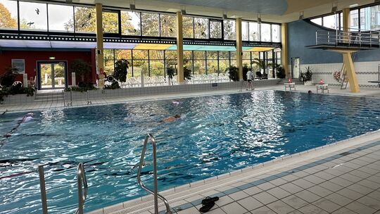 Das Mons-Tabor-Bad ist in die Jahre gekommen - deswegen haben Verbandsgemeinde und Stadt vor, ein neues Hallenbad zu bauen. Der
