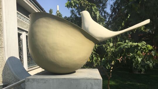 Erinnerung an die erste Iran-Reise 2017: Diese Skulptur steht vor dem Teheraner Friedensmuseum. In diesen Tagen ist die iranisch Erinnerung an die erste Iran-Reise 2017: Diese Skulptur steht vor dem Teheraner Friedensmuseum. In diesen Tagen ist die iranisch