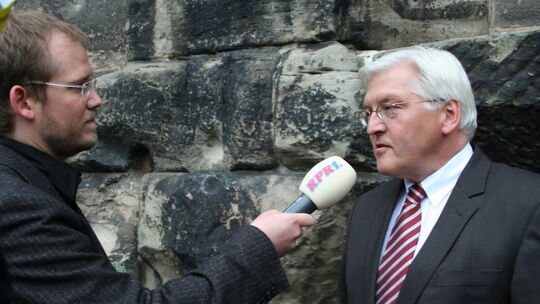 Im Bundestagwahlkampf 2009 hatte das Team der RZ-Volontäre Gelegenheit, Frank-Walter Steinmeier, damals Spitzenkandidat der SPD Im Bundestagwahlkampf 2009 hatte das Team der RZ-Volontäre Gelegenheit, Frank-Walter Steinmeier, damals Spitzenkandidat der SPD