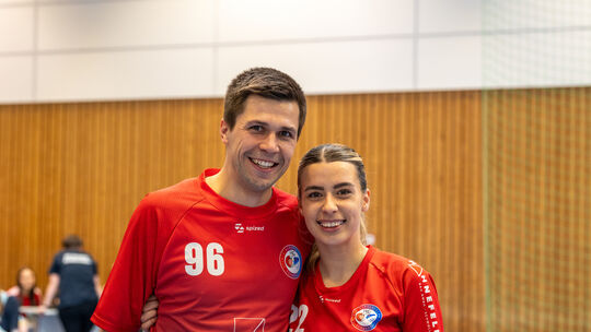 Sie verlassen die HSG Birkenfeld: Trainer Dominik Schwindling und Torjägerin Angelina Meiswinkel. Zum Abschluss gab es noch eine