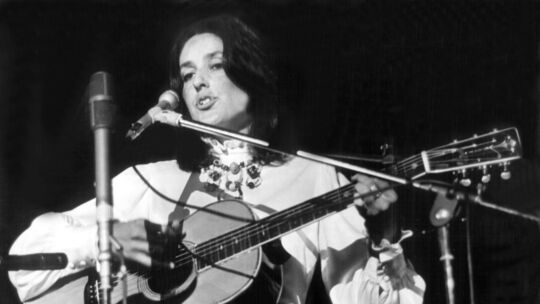 Die US-Folksängerin Joan Baez trat in den 1980er-Jahren auf Loreley auf - und die Rhein-Zeitung verloste Karten für das Konzert Die US-Folksängerin Joan Baez trat in den 1980er-Jahren auf Loreley auf - und die Rhein-Zeitung verloste Karten für das Konzert