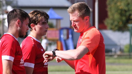 Markus Griebe (rechts) und seine SG Herschbach-Schenkelberg bestreiten am Donnerstag ein Heimspiel gegen die SG Niederbreitbach/