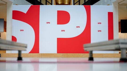 Nach 35 Jahren hat die SPD in Rheinland-Pfalz die Regierungsmehrheit verloren. In Umfragen verliert die Partei weiter an Zuspruc