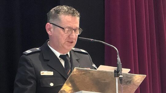 Der Vorsitzende des Kreisfeuerwehrverbandes, Volker Hain, informierte am Jubiläumsabend über fünf Jahrzehnte und geplante Änderu