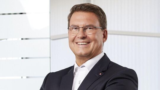 Matthias Nester ist seit 2011 Vorstandsvorsitzender der Sparkasse Koblenz. Jetzt geht er in den Ruhestand. Spuren hinterlässt er