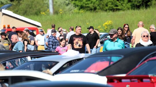 Der Oldtimer-Treff brachte 2025 viele Besucher nach Neuwied. Auch in diesem Jahr treffen sich wieder Autoliebhaber in der Deichs