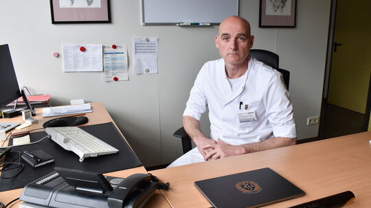 Oberstarzt Dan Bieler ist seit Anfang April Klinischer Direktor an der Klinik für Unfallchirurgie und Orthopädie am Bundeswehrze