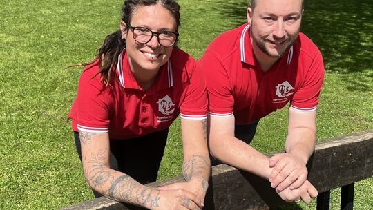 Teamleiterin Nina Wever und Teamkoordinator Daniel Reichel setzen sich dafür ein, dass Menschen in schwierigen Situationen die H