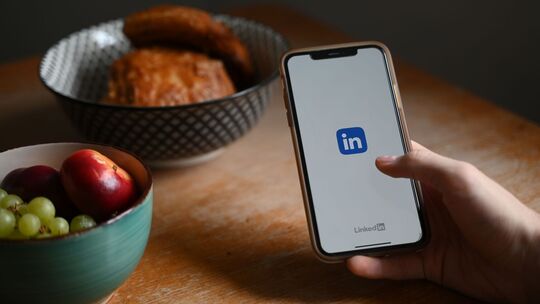 LinkedIn auf Handy