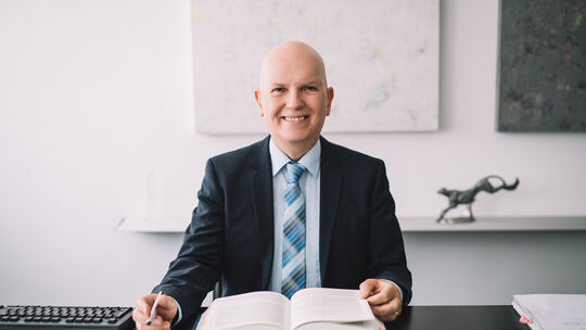 Der Landesbeauftragte für den Datenschutz und die Informationsfreiheit in Rheinland-Pfalz, Dieter Kugelmann, beantwortet unsere