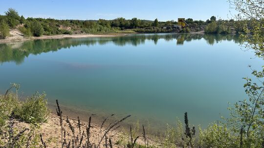 So schön ruht der Baggersee: Nun führt auch ein offizieller Rundweg um den Baggersee in Urmitz-Bahnhof.