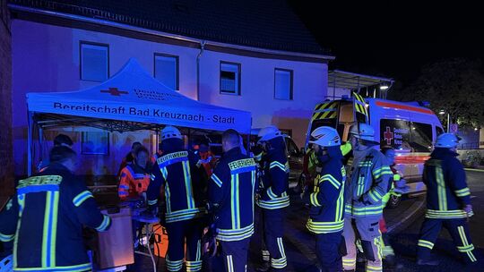 Die mobile Verpflegungsstelle beim Großbrand in Heimweiler: Sie versorgte die 150 Helfer mit belegten Broten und Getränken, um s