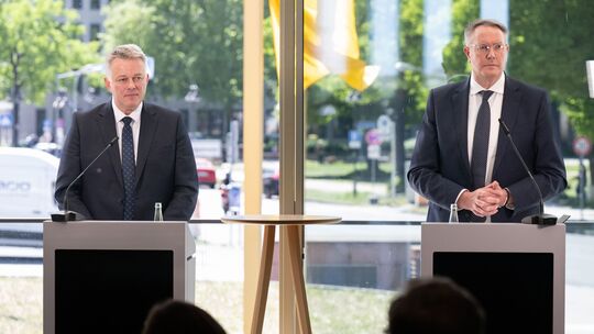 CDU und SPD in Rheinland-Pfalz sind sich einig: Sie regieren in einer Großen Koalition gemeinsam. Das verkünden die beiden Verha