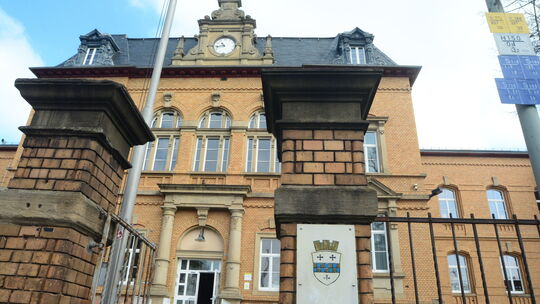 Die Grundschule Hofgartenstraße braucht absehbar mehr Platz in der Mensa. Das Projekt drängt, denn das Ganztagsförderungsgesetz