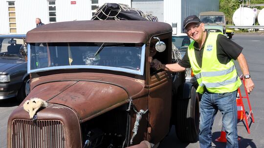 Viele Oldtimerfreunde kamen mit ihren "Schätzchen" zum Treffen nach Neuwiewd.