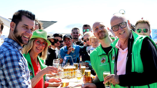 Dass beim Maitreff in erster Linie die gute Laune nicht zu kurz kam, lag an manchem Kaltgetränk, aber auch an dem herrlichen Frü