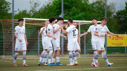 Der Jubel nach dem 1:0 währte bis zur Schlussminute. Dann kassierte der VfB Linz bei der SG Arzfeld den Gegentreffer zum 1:1-End