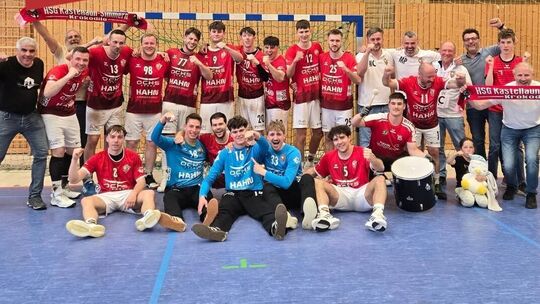 Jubel auch nach dem letzten Saisonspiel bei der HSG Kastellaun/Simmern: In Bellheim gewann die HSG mit 37:28.