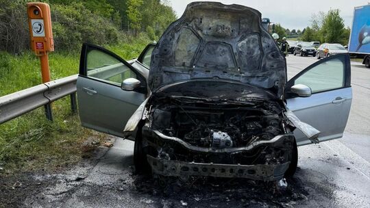 Ein Ford Focus brannte auf der A3 bei Girod.