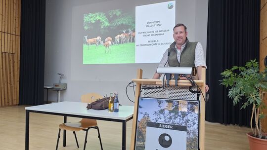Viel Aufmerksamkeit erhielt Revierjagdmeister Daniel Bastian für seinen Vortrag am Umwelt-Campus über praxisnahe Ansätze bei der