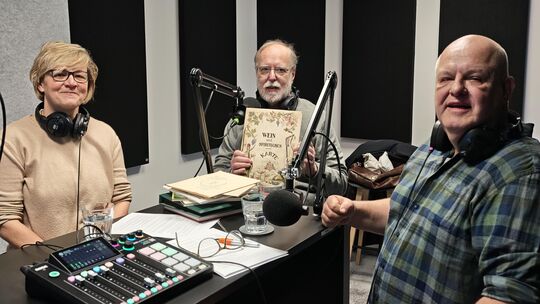 Kristine Bäder und René Harth haben in Folge vier von "Kork & Schrauber", dem Weinpodcast der Rhein-Zeitung, Stephan Euler (Mitt Kristine Bäder und René Harth haben in Folge vier von "Kork & Schrauber", dem Weinpodcast der Rhein-Zeitung, Stephan Euler (Mitt