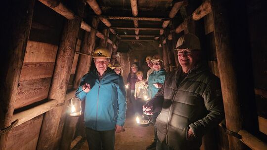 Wohl jeder Teilnehmer der Dunkelführung war erstaunt, wie bis zu 300 Bergleute bei dieser funzeligen Beleuchtung mehr als zwölf