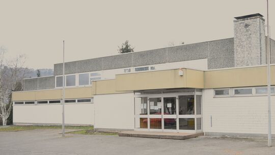 Die Hessensteinhalle soll saniert werden. Im Herbst könnte es losgehen.