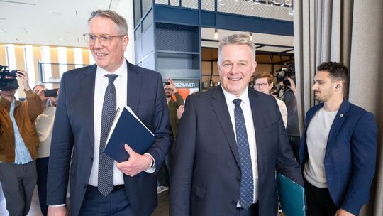 CDU und SPD in Rheinland-Pfalz einigen sich auf Koalition CDU und SPD in Rheinland-Pfalz einigen sich auf Koalition