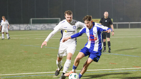 Im Hinspiel siegten Felix Hehl (weiß-blaues Trikot) und seine EGC Wirges knapp gegen Lukas Bechers VfB Wissen. Im Rückspiel will