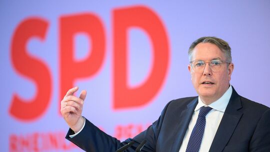 Außerordentlicher Parteitag der SPD in Rheinland-Pfalz Außerordentlicher Parteitag der SPD in Rheinland-Pfalz