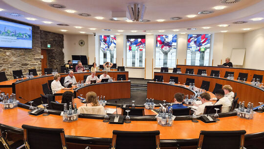 Viele Ideen wurden bei der ersten Arbeitssitzung des Jugendrates im historischen Rathaus diskutiert.