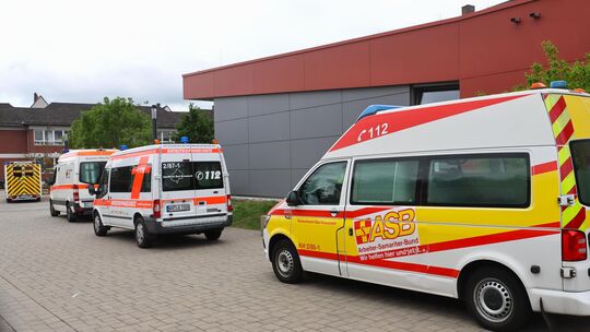 Bei einer mutmaßlichen Pfefferspray-Attacke an der Crucenia Realschule plus sind 50 Schüler leicht verletzt worden. Am frühen Na
