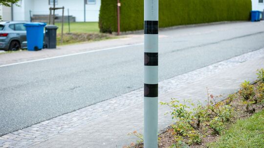 Blitzer-Attrappen bremsen Verkehr in Schmitshausen