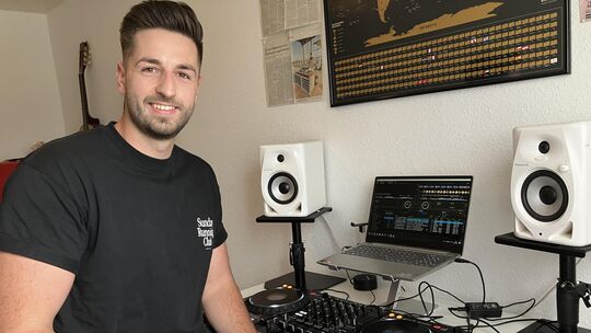 Guiliano Errico (27) ist schon viel in der Welt herumgekommen durch seine Tätigkeit als DJ. Nun möchte er ein regionales DJ-Even