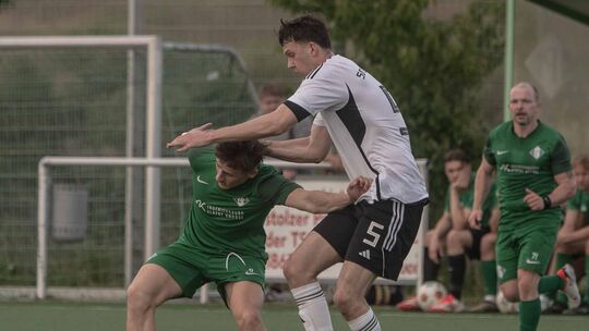 Zweiter Versuch: Werden Philipp Bäder (weißes Trikot) und seine SG Weinsheim am Samstag in Pfaffen-Schwabenheim Meister? In Plan