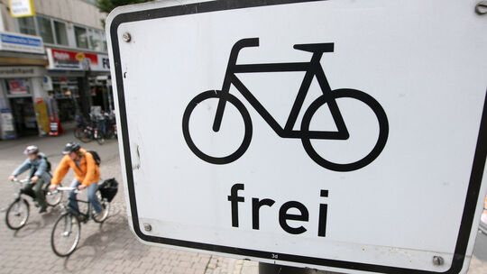 Künftig dürfen auch Radfahrer Abschnitte der Fußgängerzonen in der Engerser Straße, in der Langendorfer Straße sowie in der Frie