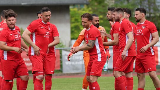 Wer darf noch spielen? Anadolu muss nach zahlreichen Platzverweisen schauen, wer gegen Eitelborn noch spielberechtigt ist.