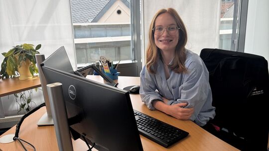 Marie Kunz hat als Quereinsteigerin bei der Westerwald Bank angefangen und absolviert aktuell ihr Masterstudium an der ADG Busin