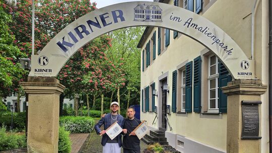 Neustart im historischen Ambiente: Küchenchef Benjamin Pies und Kevin Quint präsentieren im „Kirner im Amalienpark“ die neuen Sp