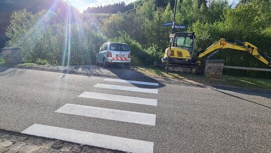 Lichtbild des aufgemalten Fußgängerüberweges